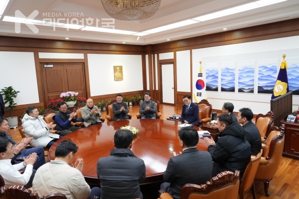 우원식 국회 의장과 서울시청노동조합 의장단