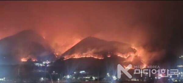 사진 설명: 불구덩이 불지옥이 돼버린 나라와 국민이 안타깝기만 하다.