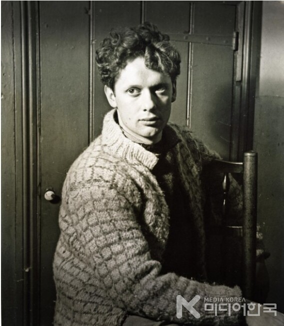 딜런 토머스 시인