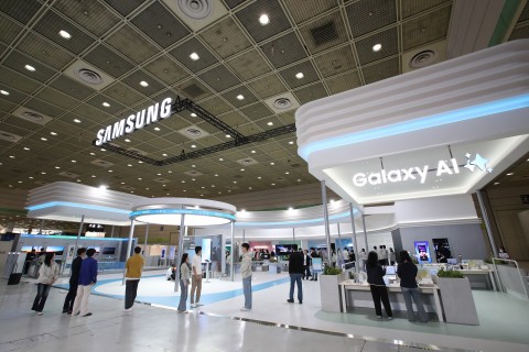 24일 서울 코엑스에서 개막한 ‘2025 월드IT쇼’ 삼성전자관 전경