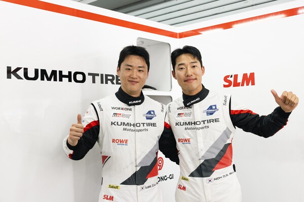 2025 강원 국제 모터 페스타 토요타 가주 레이싱 6000 클래스 예선 원투를 차지한 이창욱(좌)과 노동기(우)