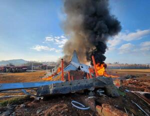 [사회] 제주항공 추락 사고 유족들, 1960년대 낡은 착륙 시스템의 치명적 결함을 이유로 보잉사 상대로 소송 제기